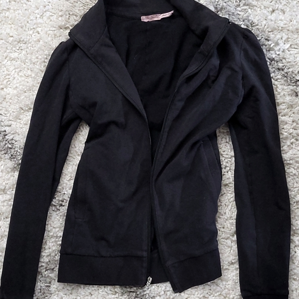 Zip-up jacket / black